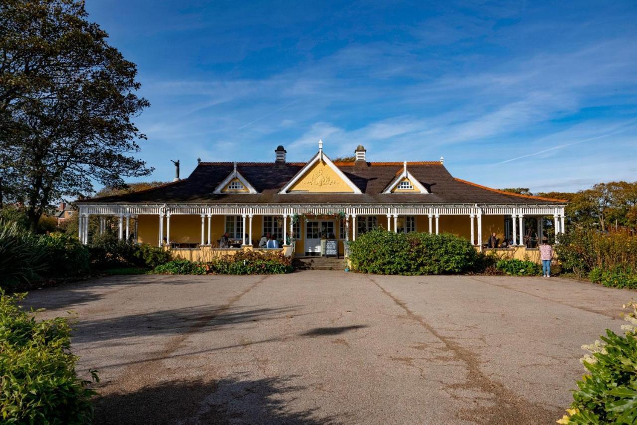 34 One Lytham St Annes Exterior foto